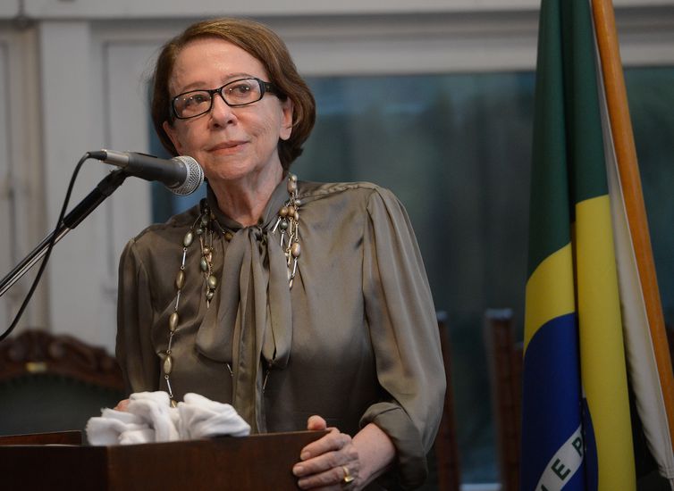 Rio de Janeiro - A atriz Fernanda Montenegro na abertura do ano Mulheres na Literatura da Academia Carioca de Letras no Fórum Carioca de Cultura (Fernando Frazão/Agência Brasil)