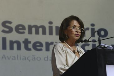 Brasíla - A secretária-executiva do Ministério da Educação, Maria Helena Guimarães Castro, participa da abertura do Seminário Internacional Avaliação da Educação Superior: Características e Perspectivas (Antonio Cruz/Agência Brasil)