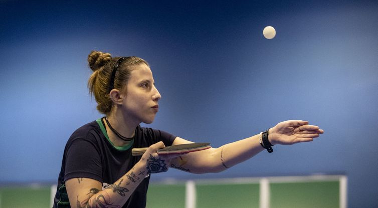 Jennyfer Parinos - tênis de mesa paralímpicos - 06.05.21 - Jennyfer Parinos em treino de Tenis de Mesa no CT Paralímpico, em São Paulo. 