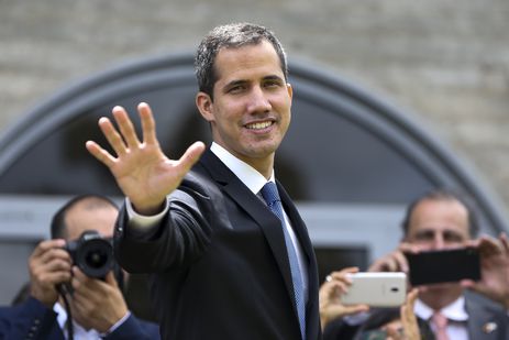  O presidente interino da Venezuela, Juan Guaidó, após encontro com embaixadores de países da União Europeia, na sede da delegação da União Europeia no Brasil. 