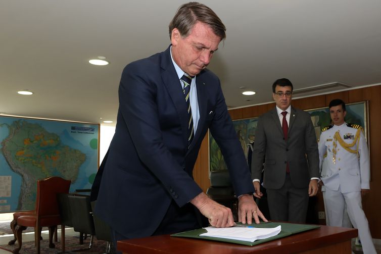 Presidente da República Jair Bolsonaro, durante assinatura do Decreto de Aprovação do X Plano Setorial para Recursos do Mar (PSRM) e Imposição da Medalha Mérito Tamandaré. Fotos: Marcos Corrêa/PR